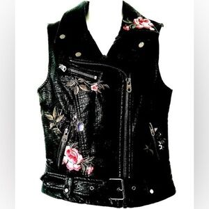 VIGOSS Faux Leather Zip Up Vest w/ Belt & Embroidered Flowers - size M